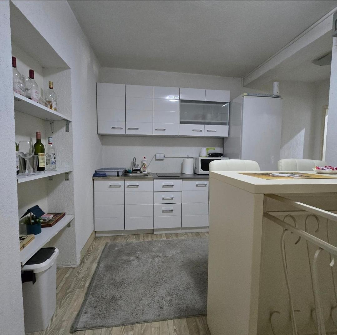 Apartment Center 23 ポドゴリツァ エクステリア 写真